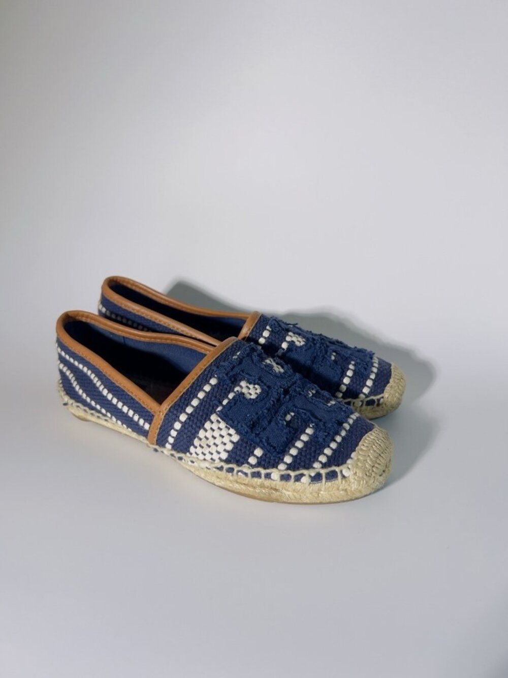 Tory Burch Ines Espadrille Flats Blue Canvas Logo Size 6 No Box - Picture 2 of 12